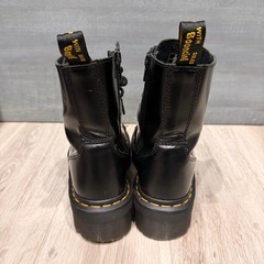 ドクターマーチン　エイトホール　レディース　厚底の画像