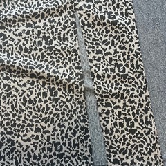 早い者勝ち　今日　タグ付き　試着のみ　Ｉラインロングスカート　アニマル柄の画像