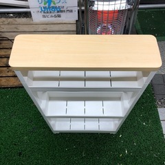 キャスター付き　薄型ラックの画像