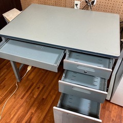 事務用スチール机あげますの画像