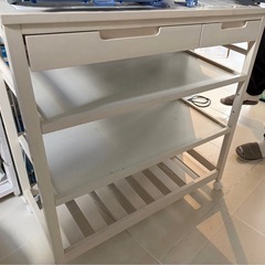 キャスター付き木製ワゴンの画像