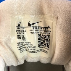 ジモティ割引有★【ジャングルジャングル岸和田店】NIKE スニーカー 325213-137 23.0cm　南大阪 岸和田市 貝塚市 泉佐野市 和泉市 忠岡町 熊取町の画像