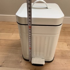 ゴミ箱の画像