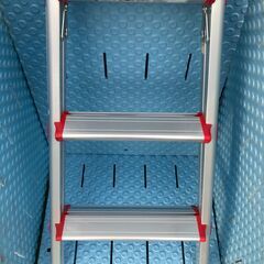 お譲りします！ 安全設計！！ アルミ製脚立 ３段（中古・Aランク）の画像