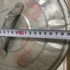 ブリキ？缶のゴミ箱？の画像