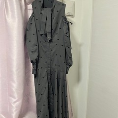 【WEB限定】 rienda エンブロイダリーロゴフレアOP ワンピースの画像