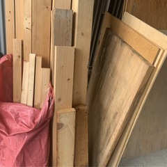 ❤️決まりました。最終断捨離❤️無料　タダ❤️古材、木材 ２×４や合板　端材色々全部引き取りの方　DIY リフォーム　リノベーションにの画像