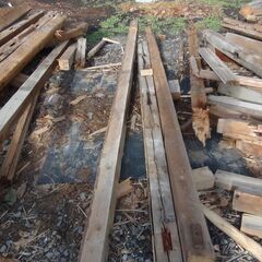 中古の角材 材木 木材 柱 無償で譲ります DIYなどにどうぞ 中古品 現状品の画像