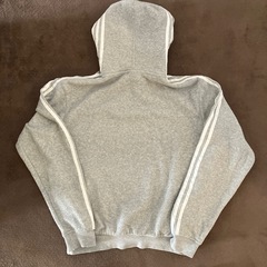 adidas パーカー Ｓ グレーの画像