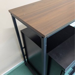 【中古】大阪引取限定　ブラウンデスクとニトリ　ワゴンティーディー　ブラックセット【KNL1F074】の画像
