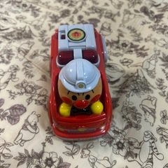 アンパンマン消防車の画像