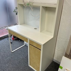 【お取引決定】【無料】iPad IKEA勉強机　ちゃぶ台　座椅子の画像