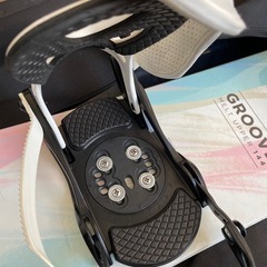 スノーボード板　スノボ板　袋付き　GROOVE MELT UPPER  144cm SPICE ビンディング付きの画像