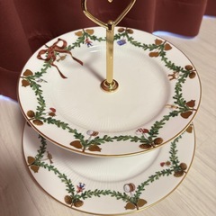 ロイヤルコペンハーゲン　スターフルーテッドクリスマス　デザートスタンド2段の画像