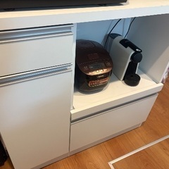 キッチン収納棚の画像