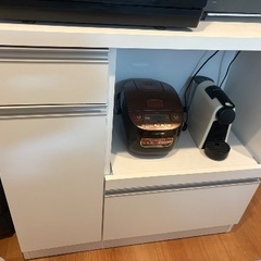 キッチン収納棚の画像