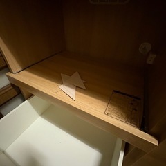 レンジ等置き場付き食器棚の画像