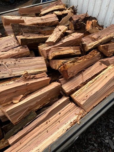 訳あり乾燥杉薪1台のみ2000円 (ジャパン) 奥州のその他の中古あげます