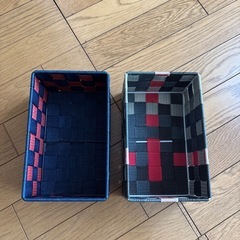 格子柄のカゴの画像