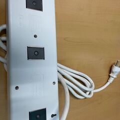 磁気式 2M 8ソケット AO TAP 電源延長コード Magnetic 2M 8 Socket AO TAP Power Extension - 四つありの画像