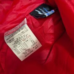 赤　ジャンパーの画像