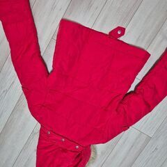 赤　ジャンパーの画像