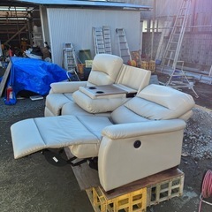 早いもの勝ち‼️リクライニングソファーの画像