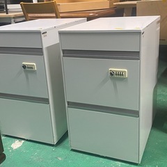 鍵付き 2段 キャビネット／ワゴン（オフィス用）の画像