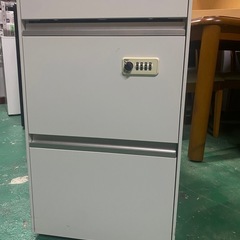 鍵付き 2段 キャビネット／ワゴン（オフィス用）の画像