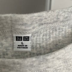 ユニクロ　レディースTシャツの画像