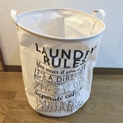 差し上げます　クローゼットチェスト4段&ランドリーバスケット３点の画像