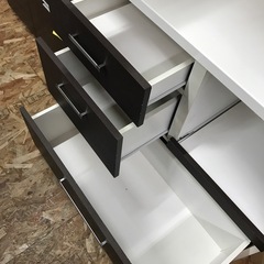 ジャングルジャングル貝塚店　レンジボード　ブラウン　ダークブラウン　磨りガラス　3枚扉　引き出し　コンセント　中古　貝塚市　二色浜の画像