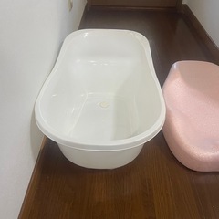 ベビーバス、リッチェルお風呂マットの画像