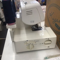 ブラザー　ロックミシン　TE4-B236
の画像