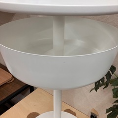 🤍IKEA イケア🤍サイドテーブル🤍LIERSKOGEN リエスコーゲン🤍ホワイト🤍ユニーク🤍収納🤍ベットサイド🤍27はあの画像