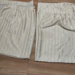 カーテンの画像