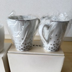 【早い者勝ち‼️】GIVENCHY(ジバンシー)マグカップ2個入り×2セットの画像