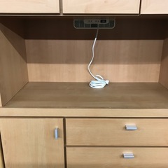 ジャングルジャングル貝塚店　食器棚　ブラウン　茶色　木　木目　磨りガラス　コンセント　3枚扉　引き出し　高さ調節可　中古　貝塚市　二色浜の画像