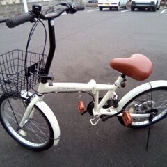 2０インチ　折りたたみ自転車　白　変速　カゴ付き♪の画像