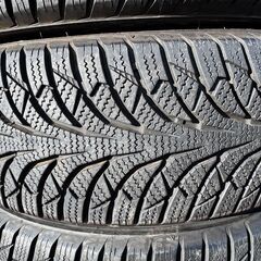 JMS１１１🌟タイヤ安く譲ります🌟中古スタッドレスタイヤ🚗１８５/６０R１５（アクア・カローラアクシオ・カローラフィールダー・シエンタ・ヤリス・ヴィッツ・グレイス・シャトル・フィット・ポロ・A１・トゥインゴ）の画像