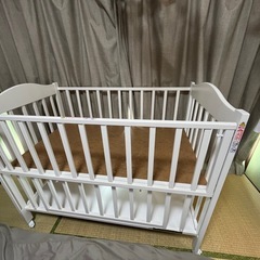 ベビーベッドの画像