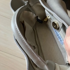 グレーのバッグ(追加画像)の画像