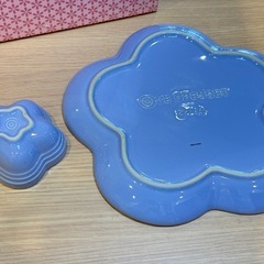 A7187【ルクルーゼ】フラワープレートセット パステルパープルの画像