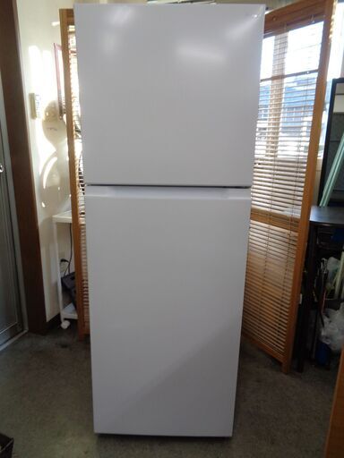 ノンフロン冷凍冷蔵庫 YRZ-F23K 236L yselect 注文 236L 2ドア 冷凍冷蔵庫 YRZ-F23K 2022年製