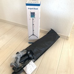 新品本日開封　中古でも1万円以上します　三脚　スタンドの画像