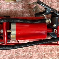 足踏み式フットポンプ 空気入れ（圧力計付き・箱あり）の画像