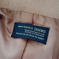 URBAN RESEARCH DOORS ベージュショートコートMの画像