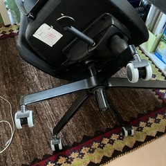 キャスター付き椅子の画像