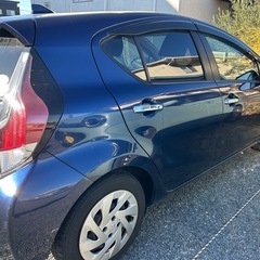 トヨタ　アクア　中古車の画像