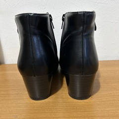 ショートブーツの画像